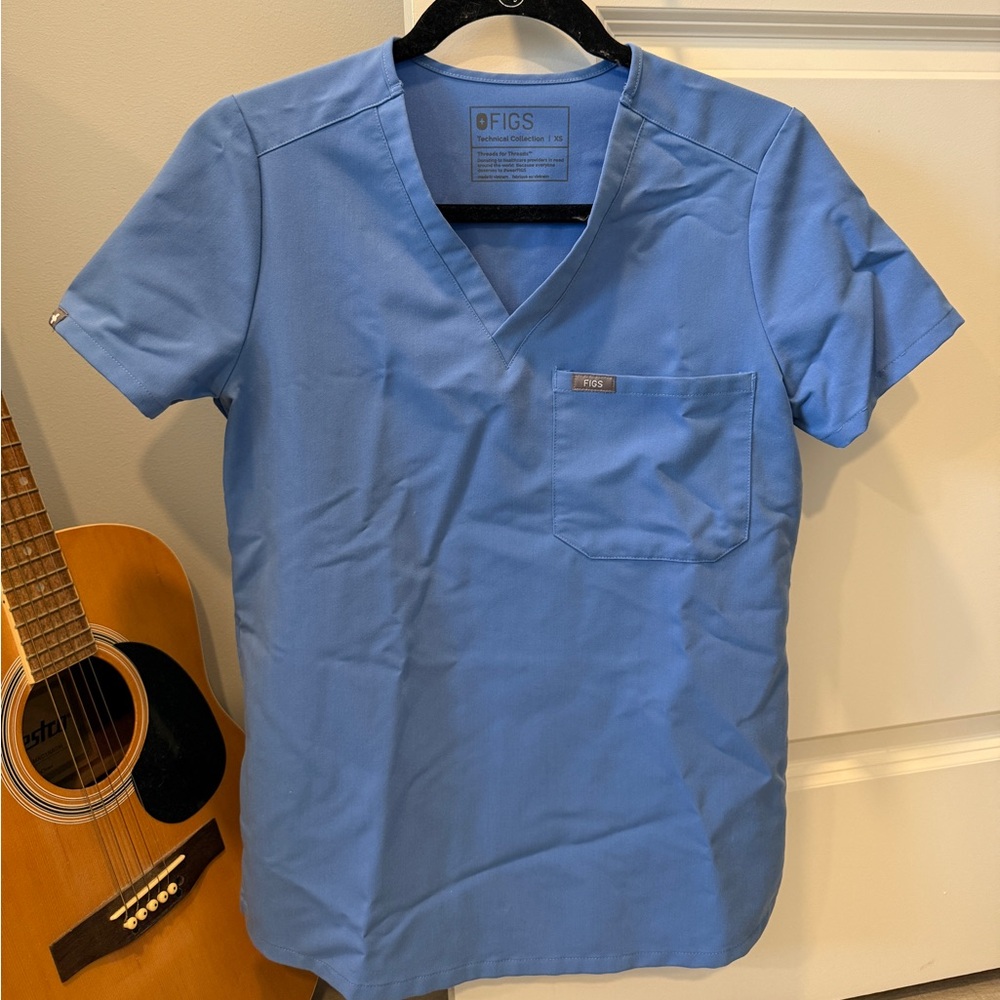 Women’s Figs Scrub Top